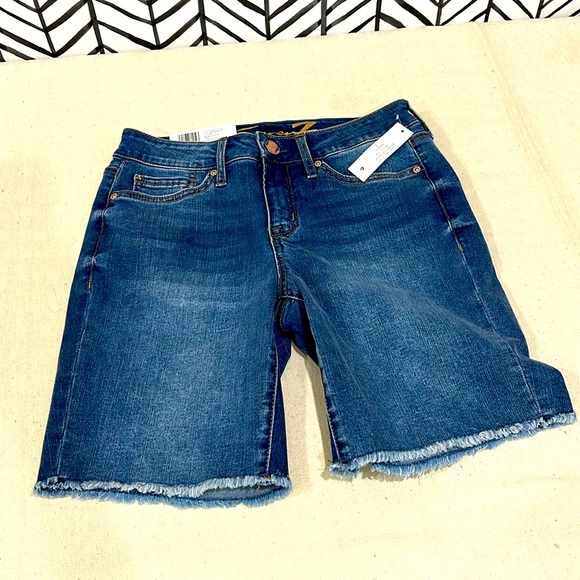 NWT Seven7 9” inseam Sunset Bermuda Fray Hem Denim Shorts, Size 4, Color: Miners - Picture 1 of 16